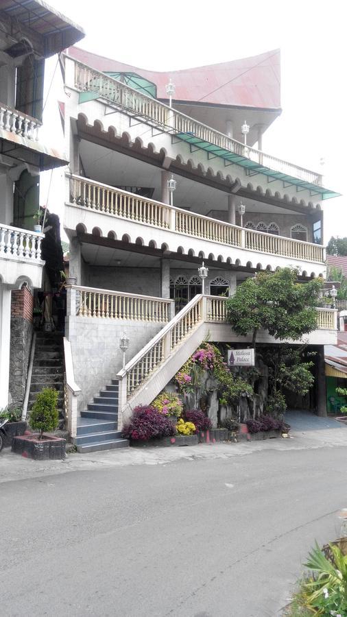 Melissa Palace Hotel And Karaoke Parapat Ngoại thất bức ảnh