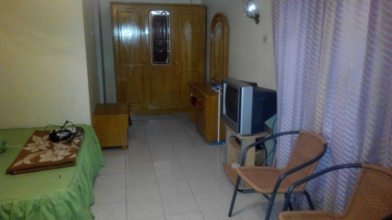 Melissa Palace Hotel And Karaoke Parapat Ngoại thất bức ảnh