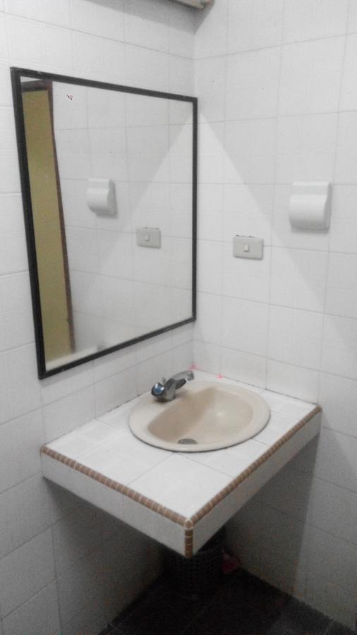 Melissa Palace Hotel And Karaoke Parapat Ngoại thất bức ảnh